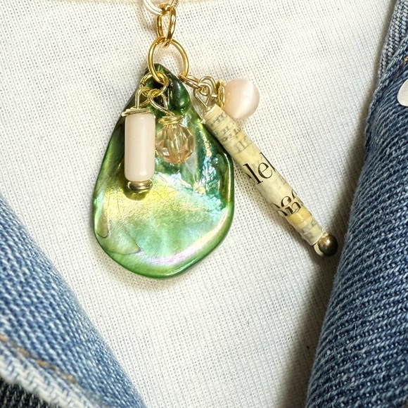 Alquimia Green and Gold Necklace - Picture 3 of 3